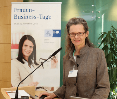 Vortarg Eva Peters auf den Frauen-Business_tagen in der IHK Osnabrück